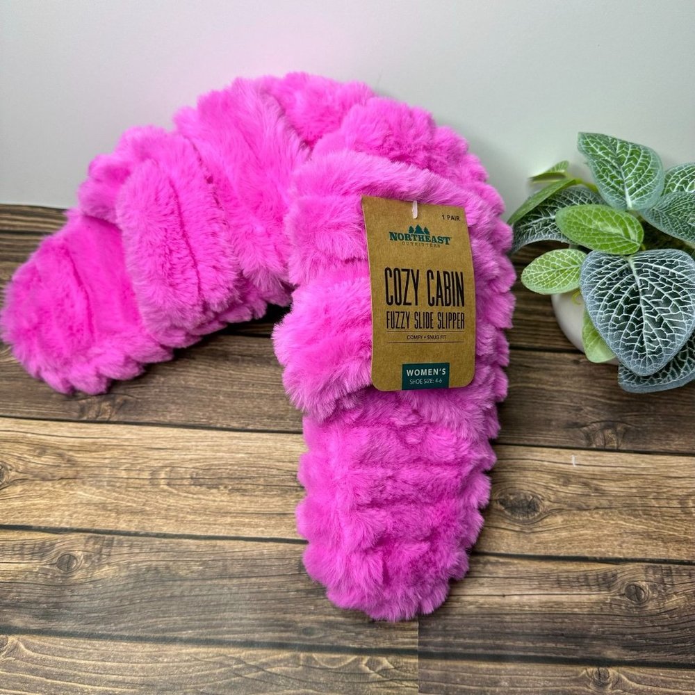 NWT Northeast Outfitters Cozy Cabin Fuzzy Slide Slipper Women's Size 4-6 (Pink)